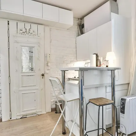 Exquisite Studio For 2 - Brochant * Paris